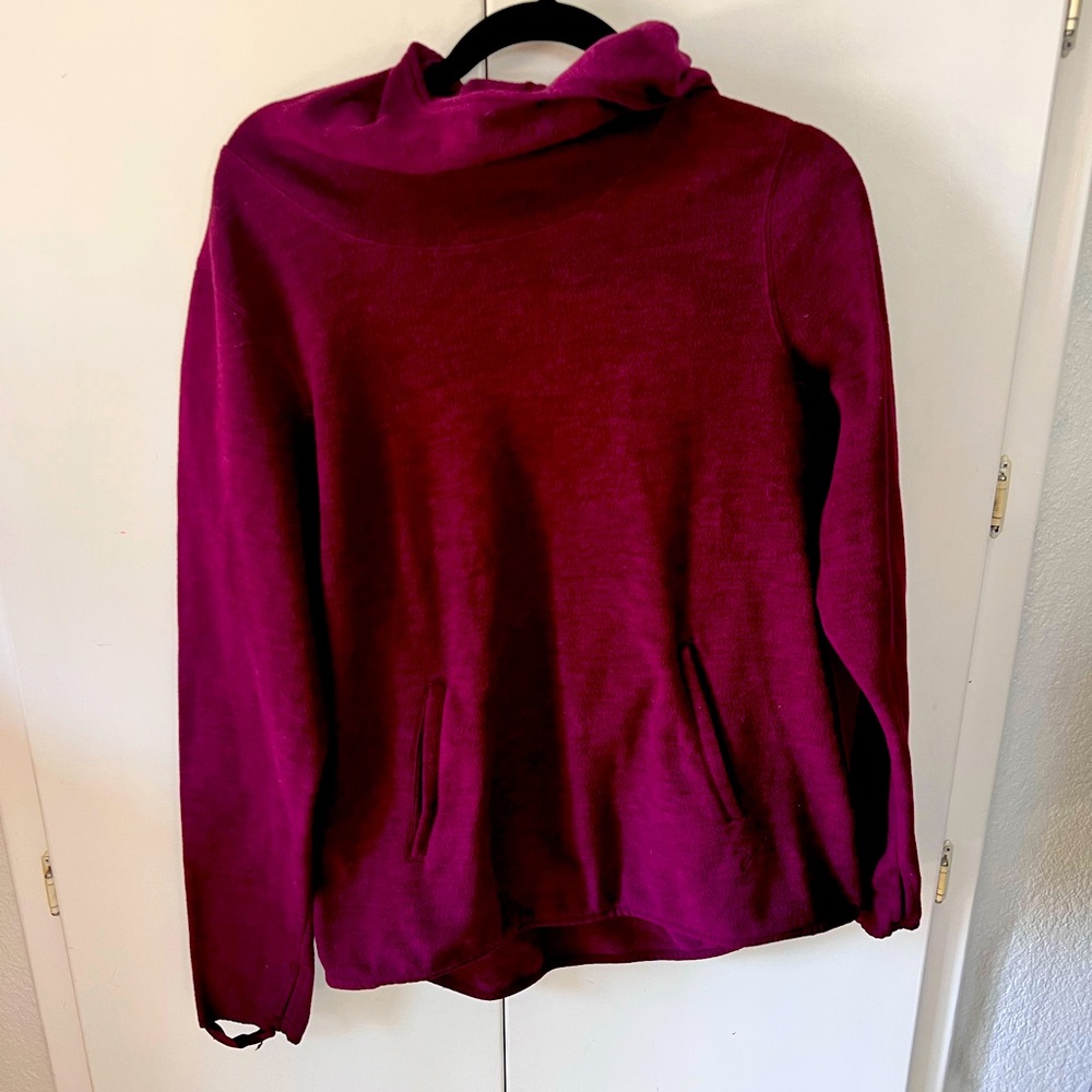Fleece hooded pullover